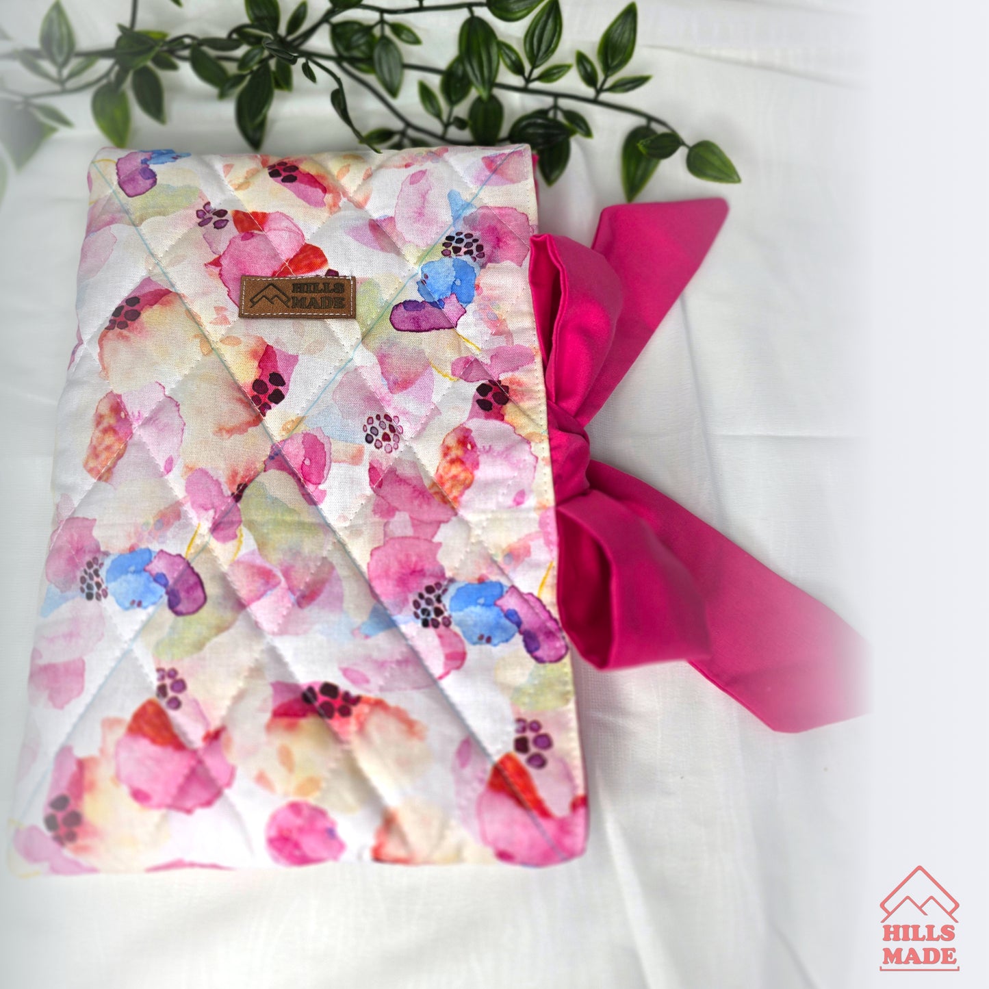Quilted Bow Book Sleeve - Pink Spring