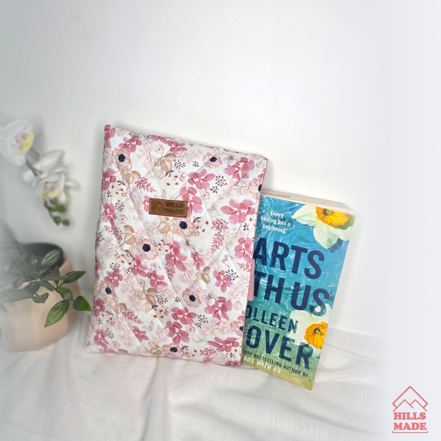 Quilted Bow Book Sleeve - Blossom Whisper